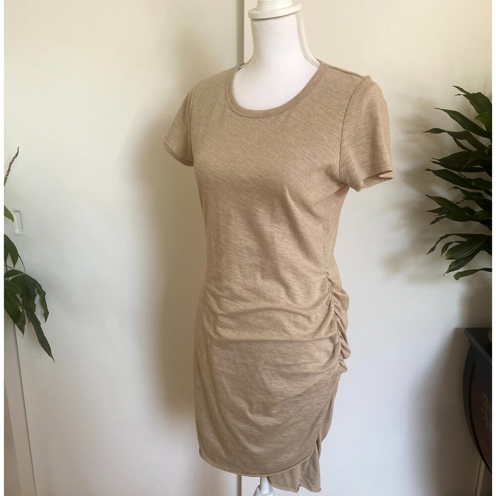 🤎 NWOT - La Miel Soft Ruched Mini T-shirt Dress with tulip skirt 🤎